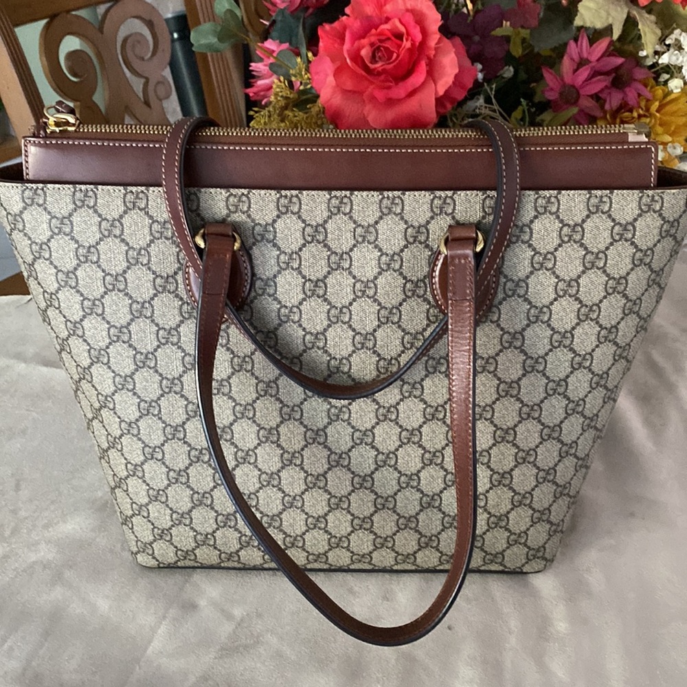Auth GUCCI Monogram tote made in Italy - Picture 3 of 16